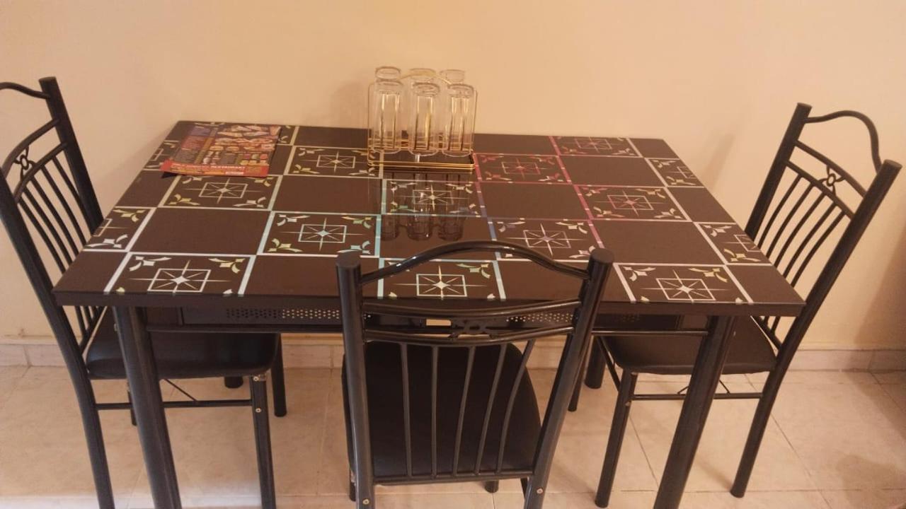 Holiday Home 2 Bedrooms Apartment For Family Only Sardzsa Kültér fotó