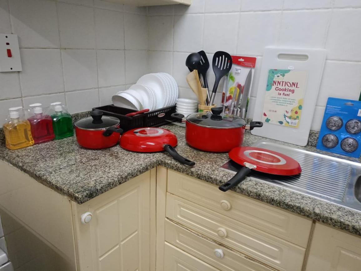 Holiday Home 2 Bedrooms Apartment For Family Only Sardzsa Kültér fotó